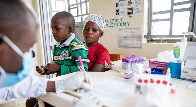 VIH : création d'une nouvelle alliance mondiale pour faciliter l'accès des enfants aux soins